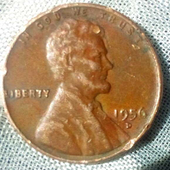 RARE - 1956 D - Error - Lincoln Wheat Penny-  “L” and "T" error - Reddish color - Picture 1 of 5